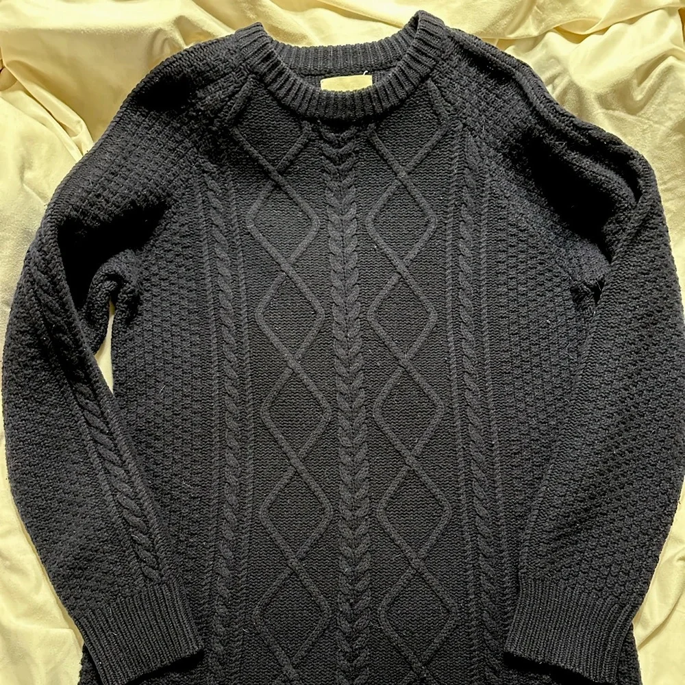 Levi’s Cable Knit Navy Blue Sweater. Size:Medium.
